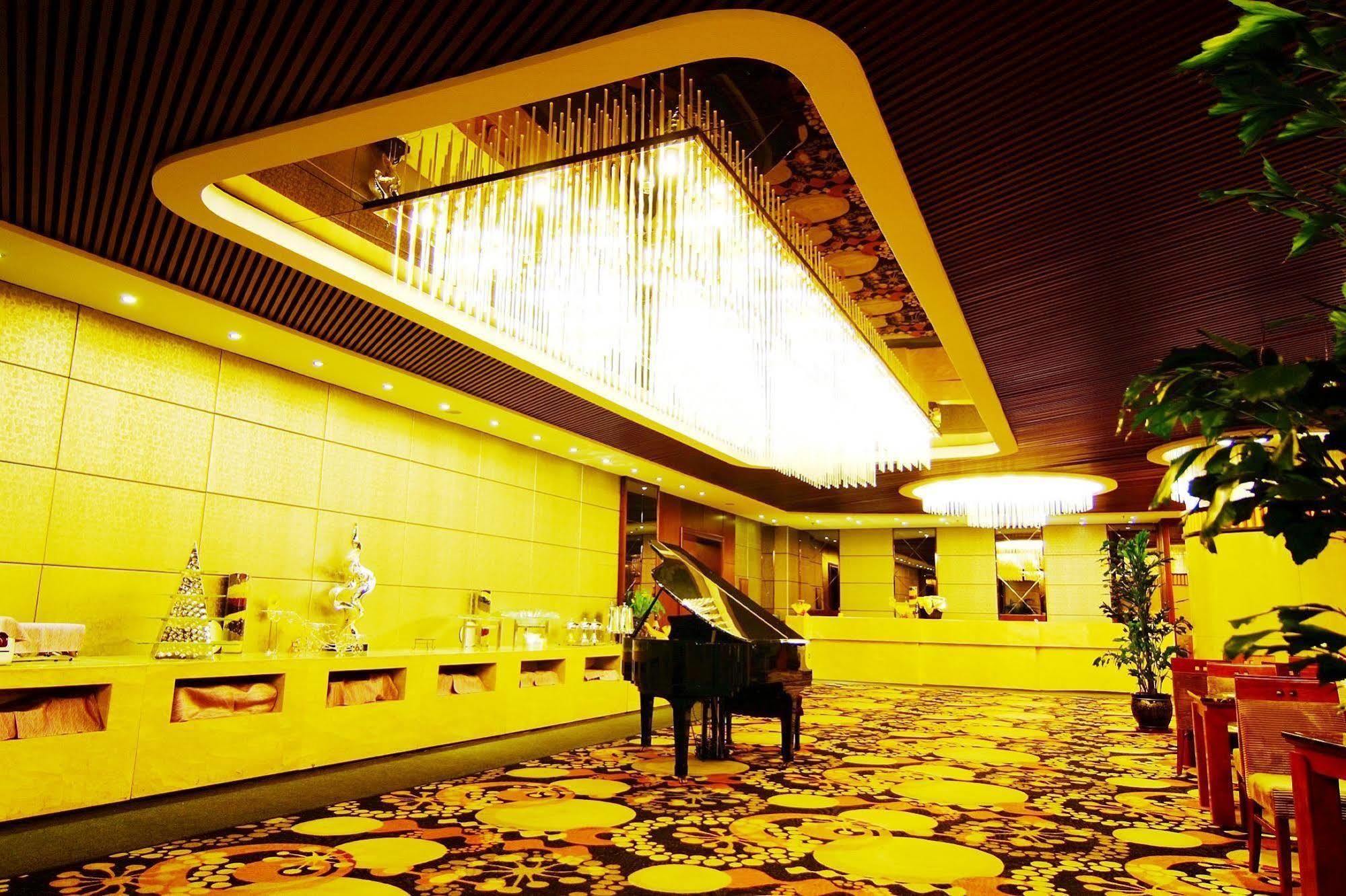 The Royal Fortune Hotel Шеньян Экстерьер фото